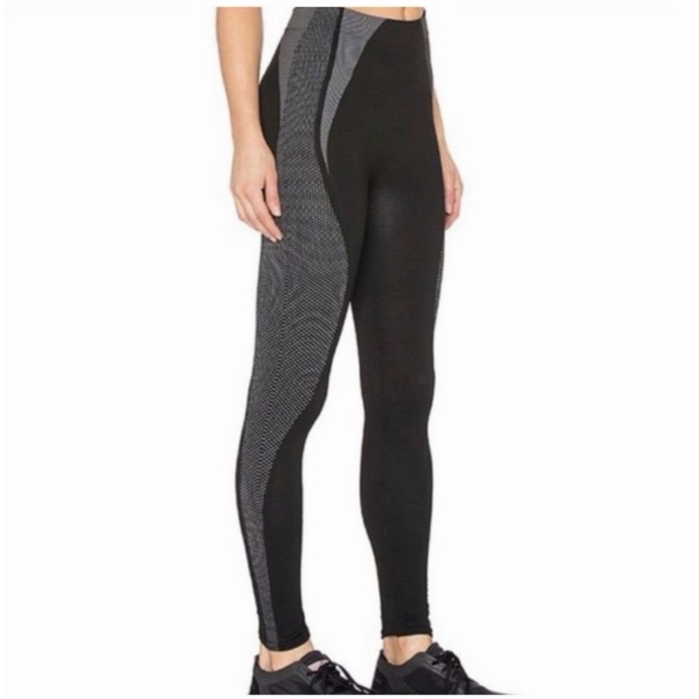 Spanx High Waisted Curved Lines Seamless Leggings Size Small Black Gray NWOT